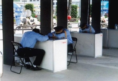 Toujours fid�les aux postes !