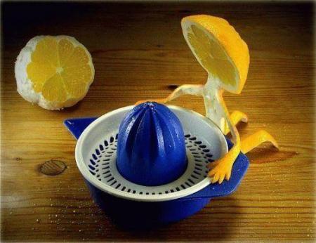 Sc�ne terrifiante d'un suicide de citron !